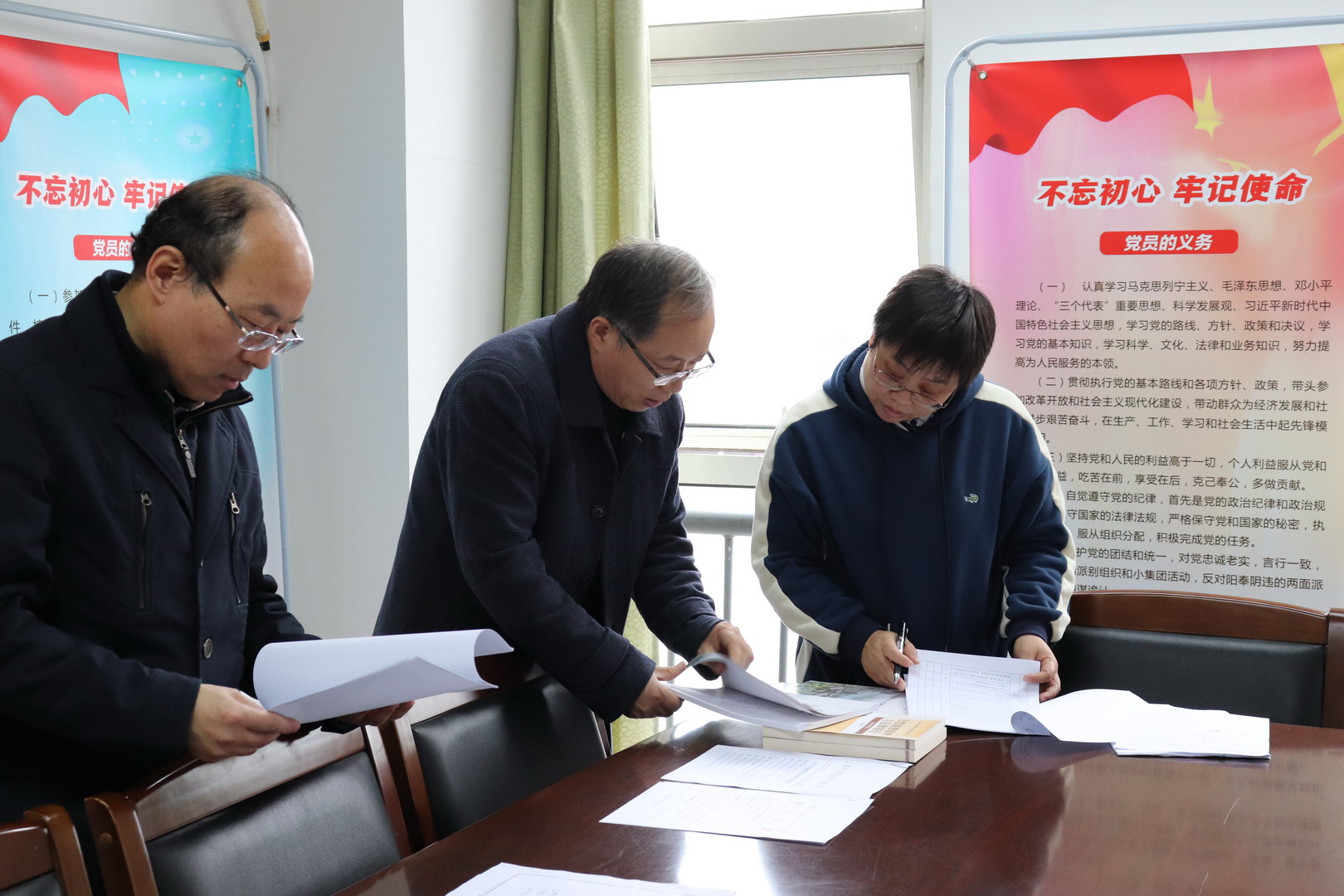 11、市教委对我校思政课专项检查