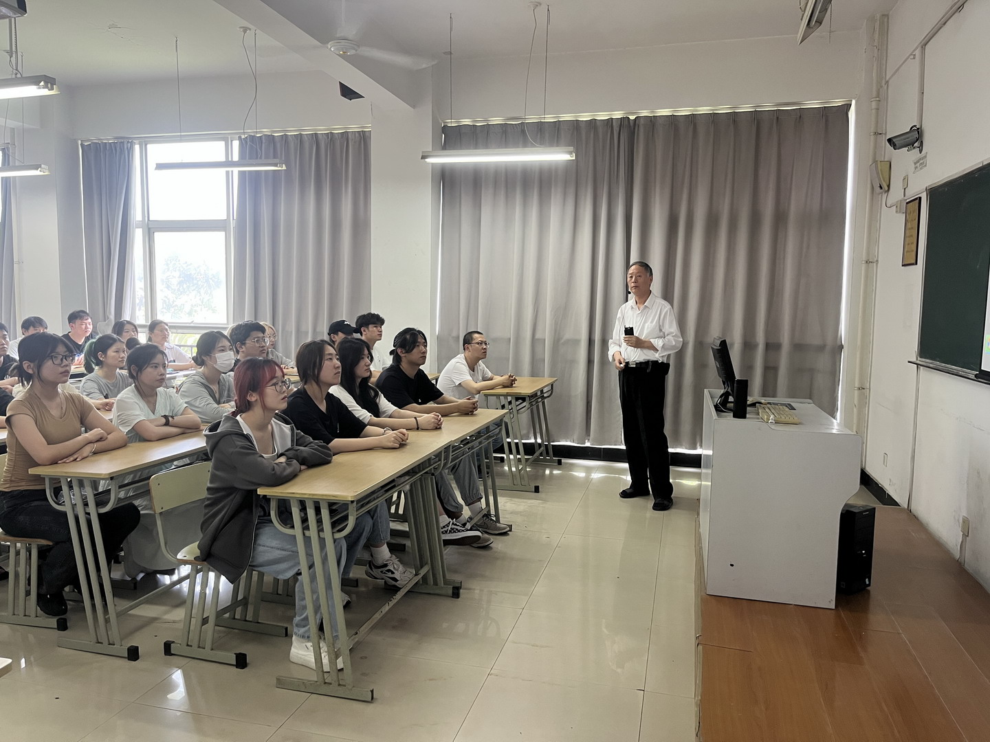 20、教育部到我校对思政课听课检查