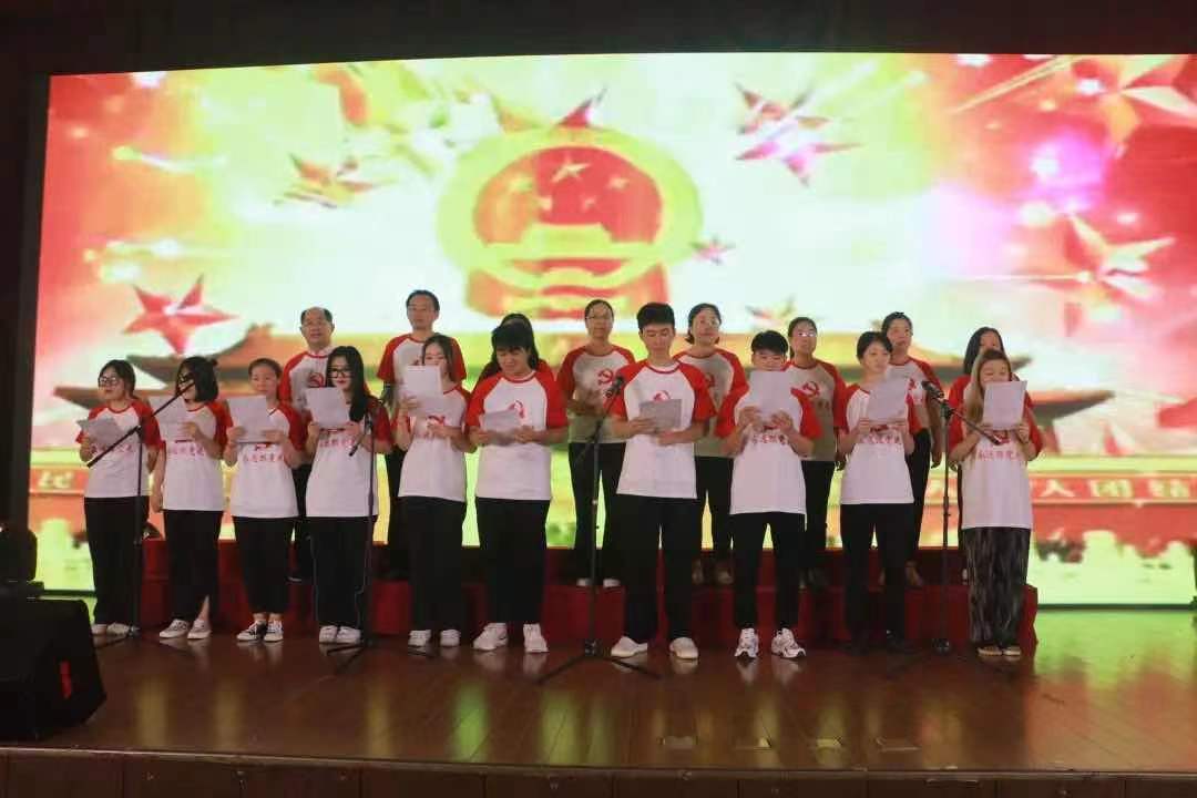 外国语学院教师与部分学生参加文艺演出